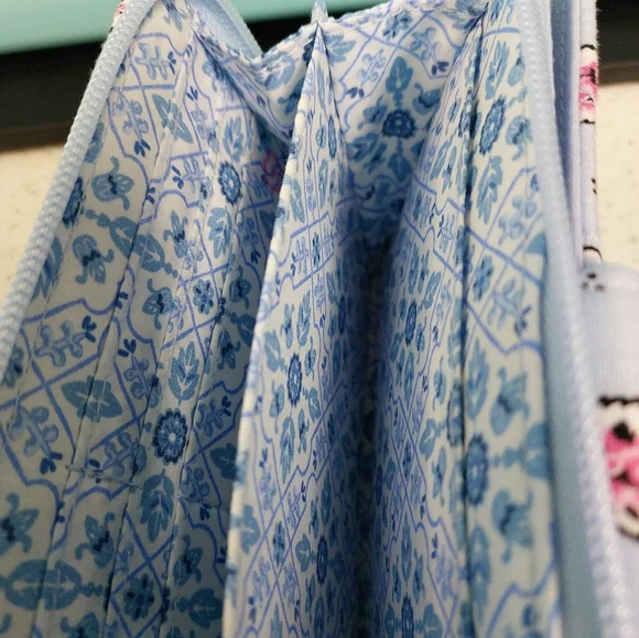 Vera Bradley Turnlock Wallet Magnifique Leaf NWT - Picture 4 of 4